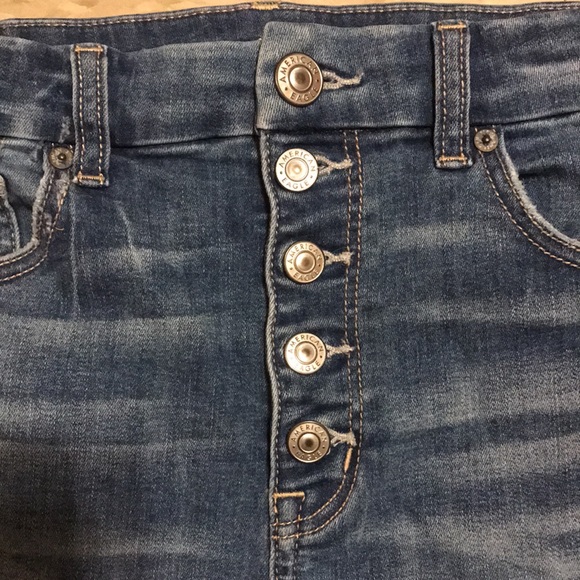 American Eagle Outfitters Ne(x)t Level Curvy Hi-Rise Denim Shortie in Blue sz 6 - Picture 2 of 14